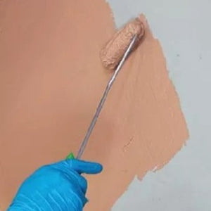 Aanbrengen dichtingslaag op de wand
