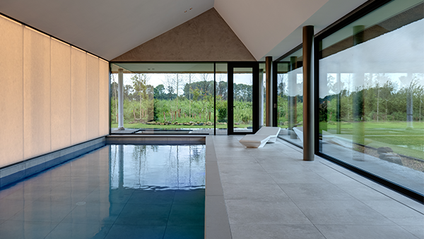 Villa in Geesteren: exclusieve wellness met vakwerk tegelondergrond
