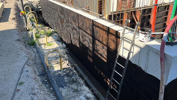 Kelder in Burgum aan de buitenzijde waterdicht afgewerkt met Kiwitz PRM 320 en ADT 320