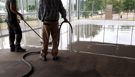 Project: Showroomvloer autobedrijf Herwers Apeldoorn