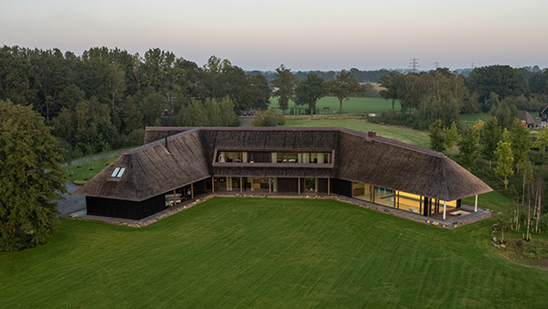 Villa in Geesteren: exclusieve wellness met vakwerk tegelondergrond